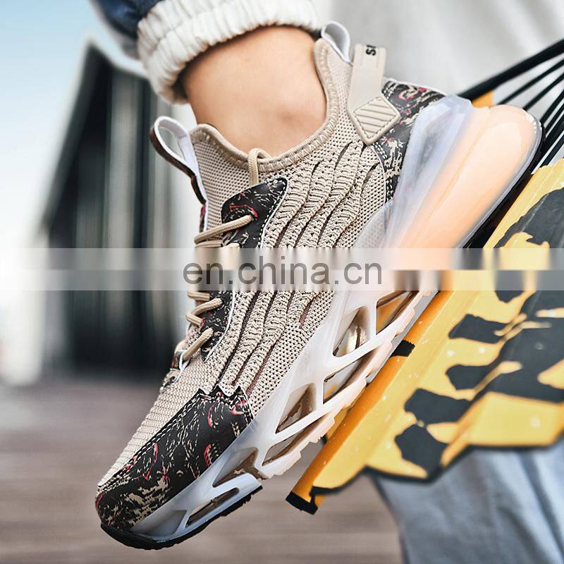 Factory Outlet Christmas Design Wholesale High Quality Men's Jogging Track and Field Breathable Customized Casual Sports Shoes