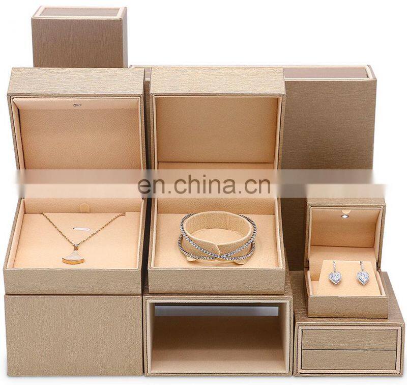 Custom Logo Luxury Gold Color Paper Pendant Box Earring Jewelry Organizer Box Luxury Jewelry Box