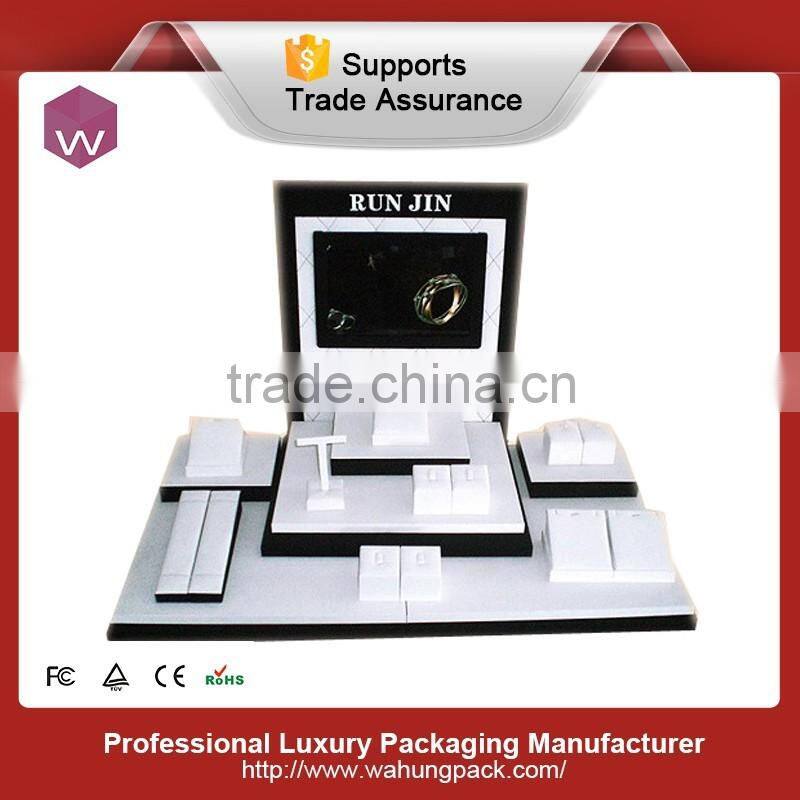 White & Black Elegant Window Jewelry Display Set Suppliers in Alibaba