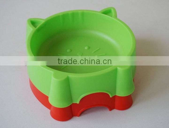 Cat shaped plastic pet bowl with anti skid on bottom
