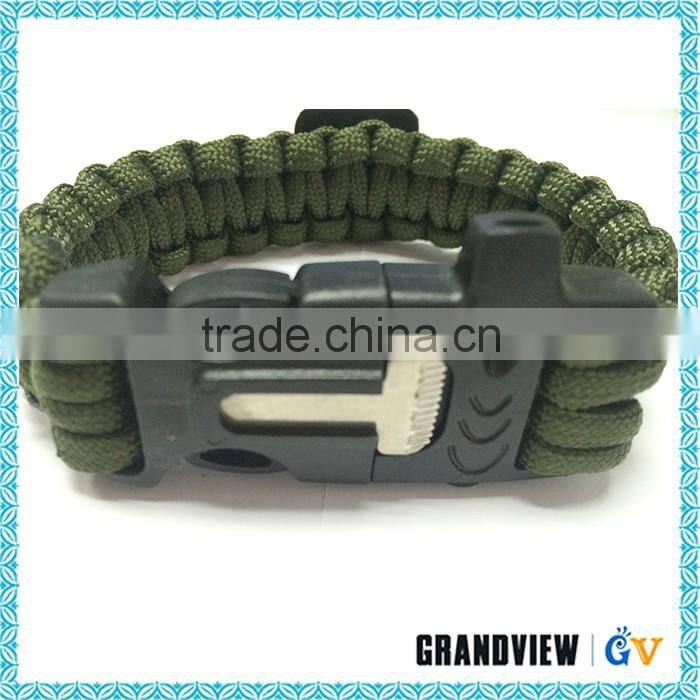 Hot selling good quality paracord bracelet with fire starter