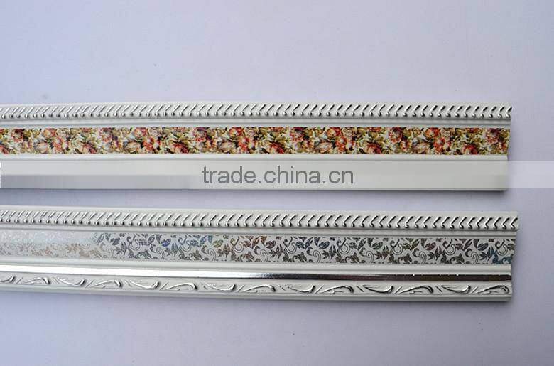 White shivering flower wooden photo frame moulding