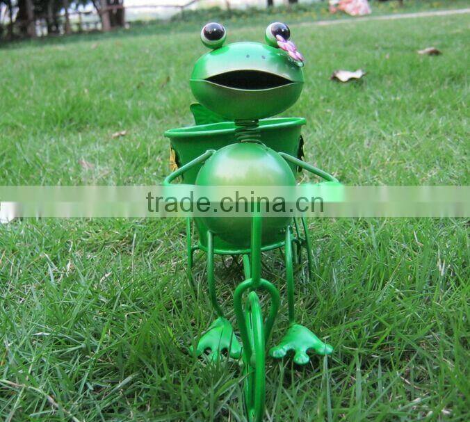 garden decoration frog painted metal frog pot metal frog frog pot outdoor garden frog decor frog with bike pot flower pot