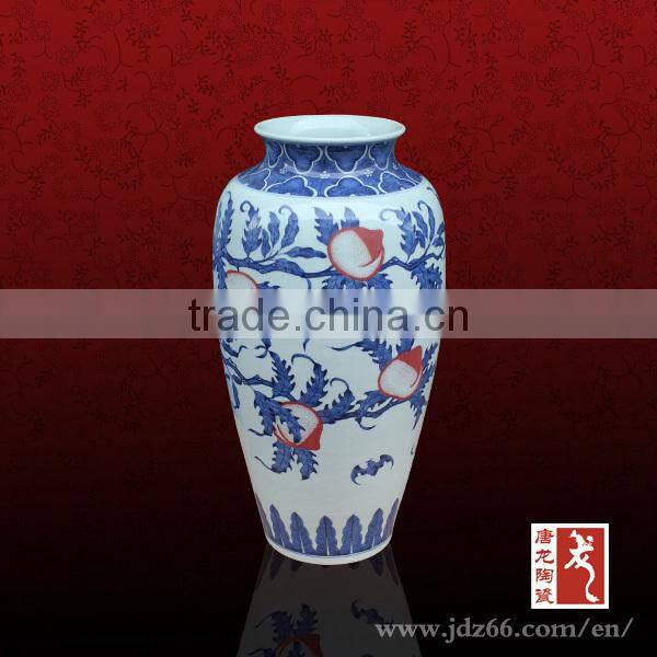 Dragon design gold plated black Chinese vase with lid