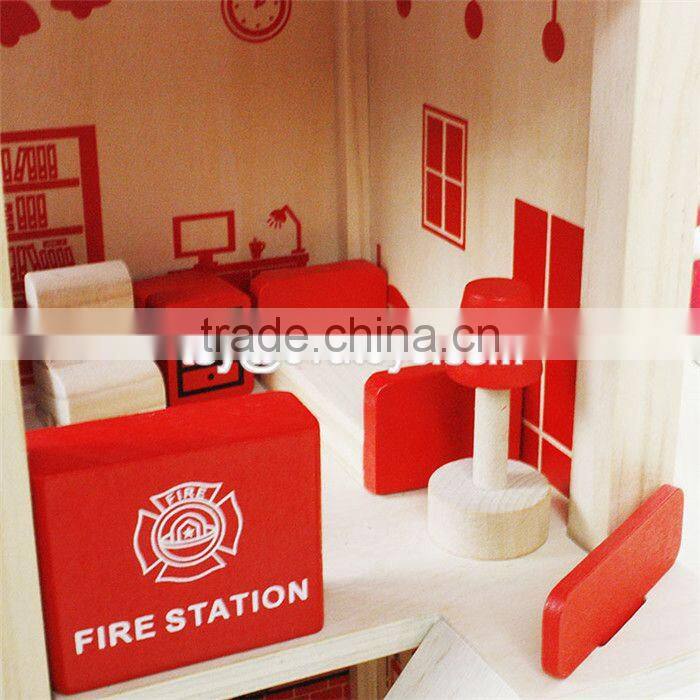 2017 New products funny parking toy boys wooden toy fire station W04B030