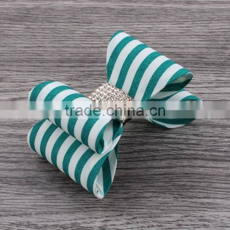 plastic bow flower clip wtih rhinestone center for kids hair accessories