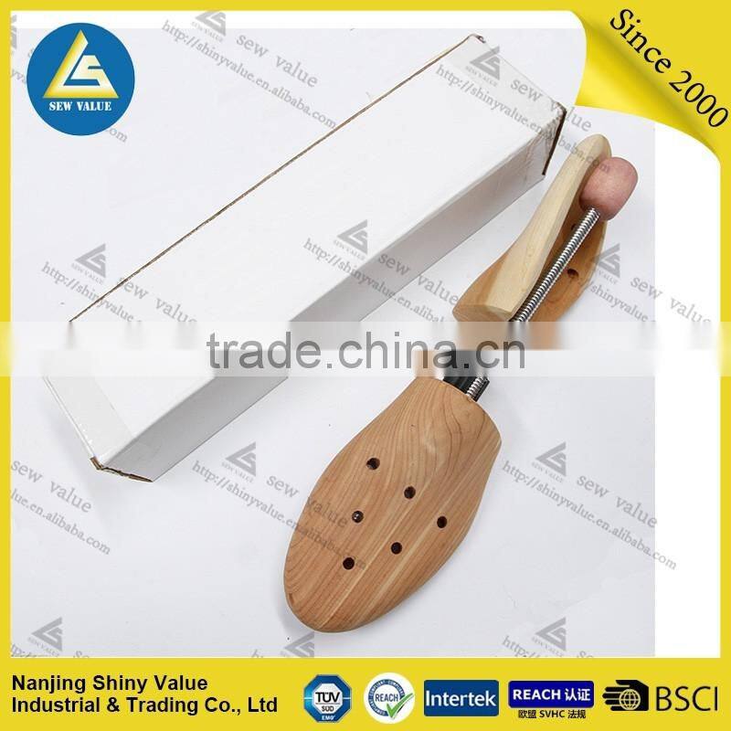 Imported from American red cedar shoe tree type shoe lasts with little holes and spring