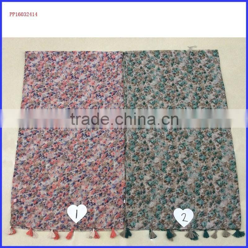 2016 small red flower printed scarf with fringe wholesale