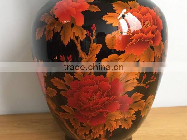Elegant Chinese ceramic vase for home decor