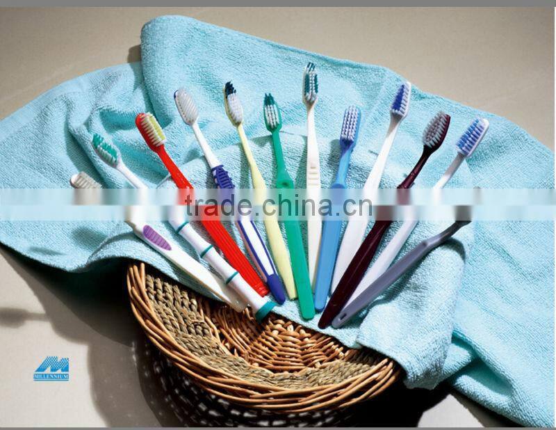 yellow and green pp material disposable soft bristle toothbrush with different packings