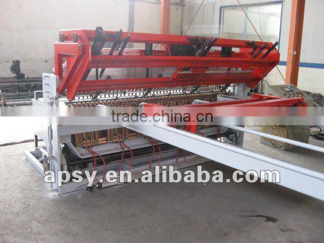 Numerical control wire mesh fence welding machine