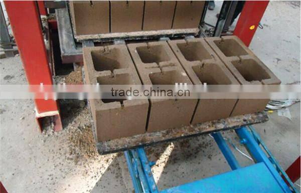 Low price semi automatic QT40C-1 concrete curb making machine