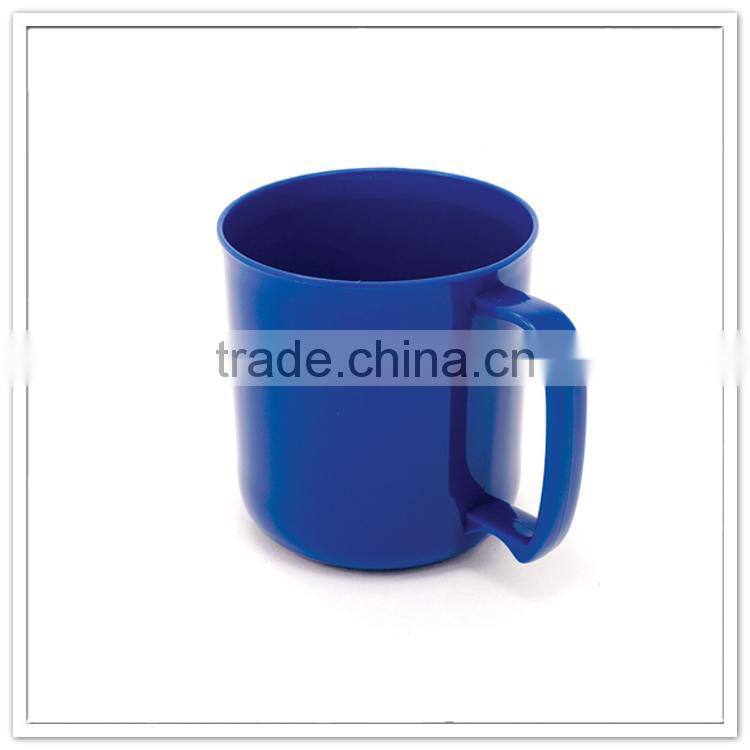 Promotional wholesale high quality dark bule reusable take away coffee plastic cup with handle