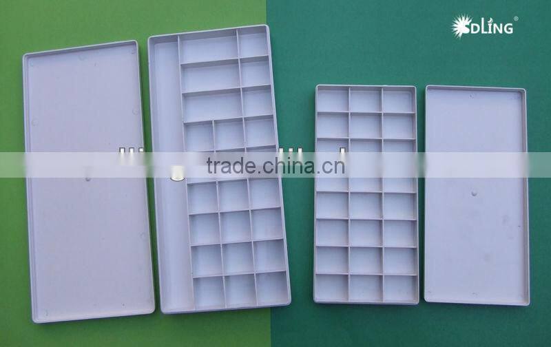White plastic palette box