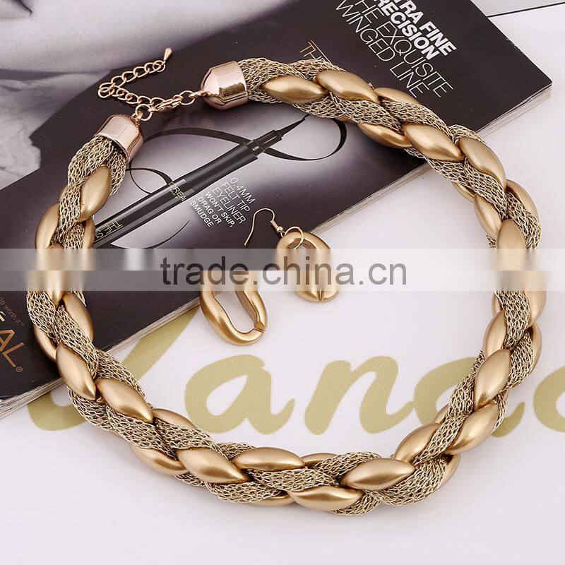Fashion Necklace Charm Chain Statement Bib Necklace Matte Gold Plated Necklaces Jewelry For Women