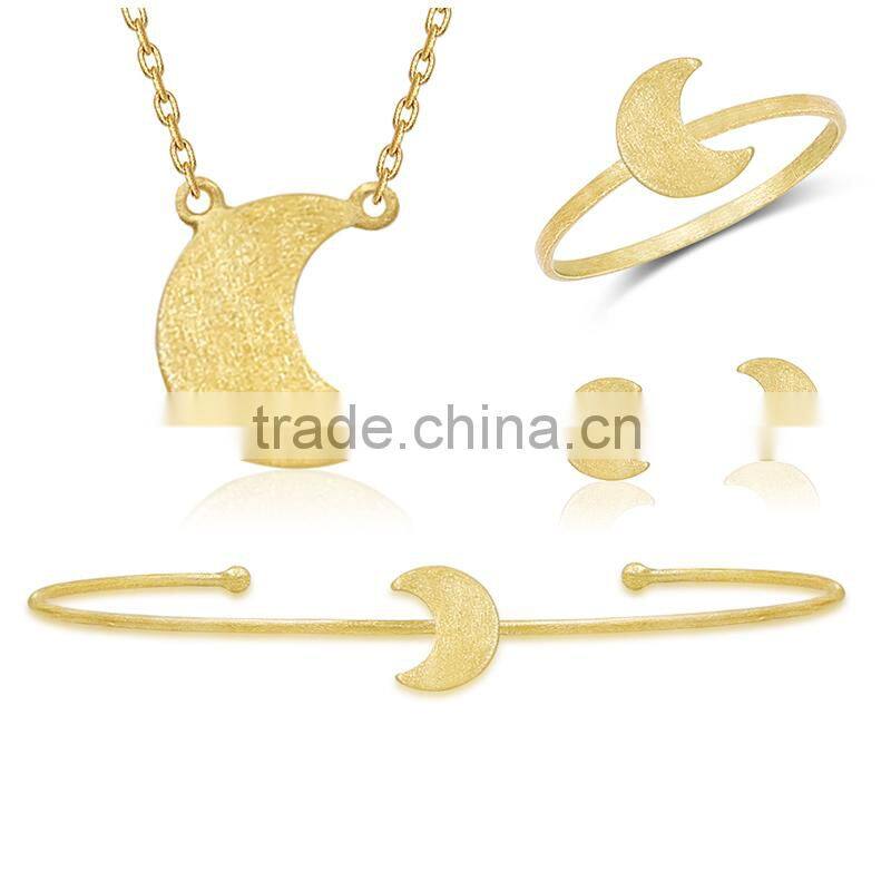 Moon shaped 18k italian gold jewelry