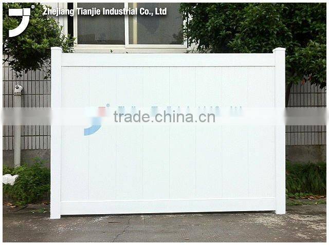 Vinyl Privacy Fence with Trellis Top