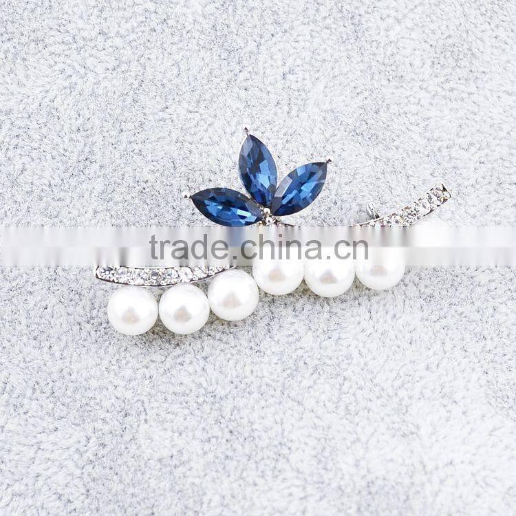 China Supplier Cheap Wholesale Zinc Alloy Magnetic Artificial Flower Rhinestone Brooch