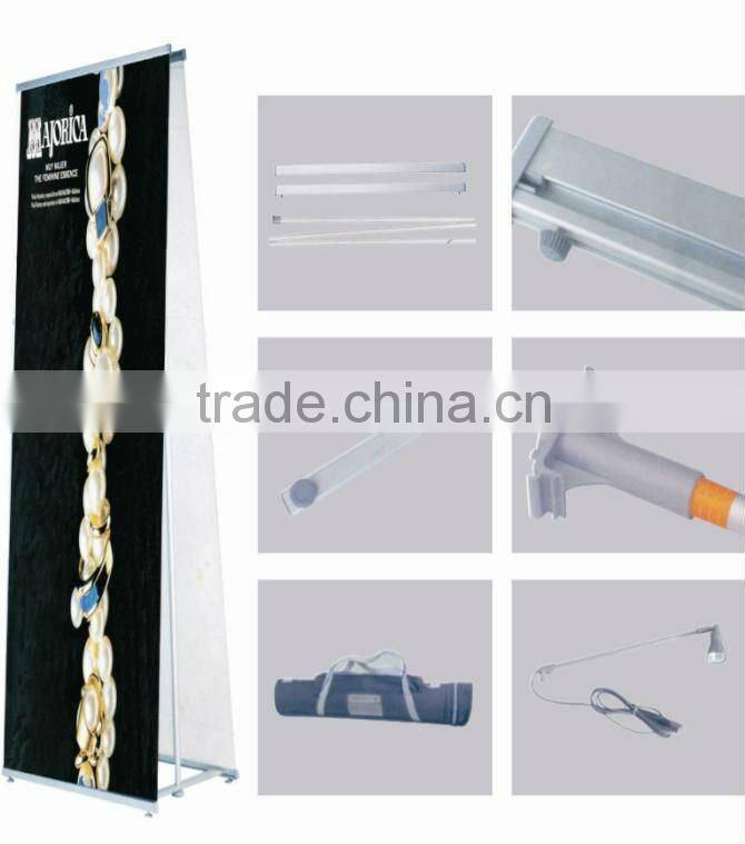 Ingenious L banner stand