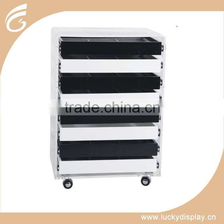 unique glasses display case