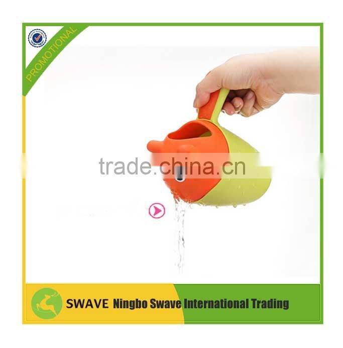 2016 Fashional and lovely anymal shape safety Multifunctional baby wash hair bath shampoo rinse cup P76780