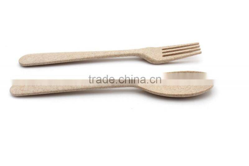 Microwave safe lunch box with spoon and fork