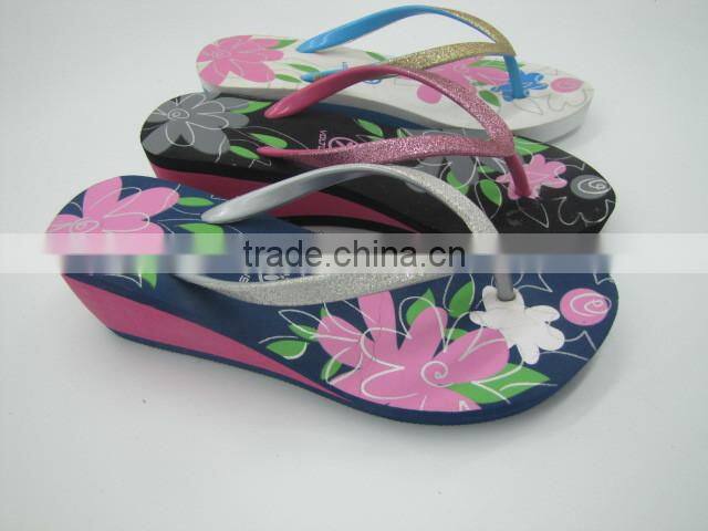 New design 2015 wholesale summer women wedge flip flop
