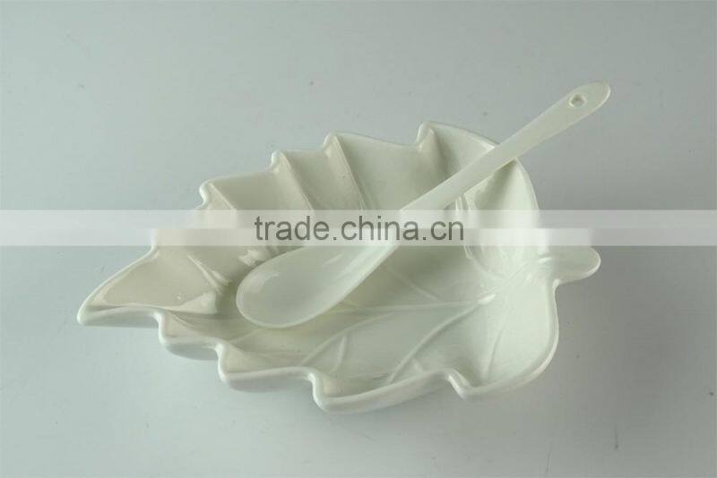 High quality stocked White leaf shape Ceramic dish set, relish dish/split dish/salad dish with spoon