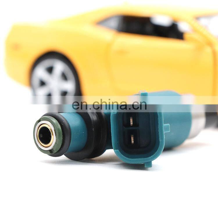Wholesale Automotive Engine Parts 16611-AA800 15710-65J00 For Suzuki SX4 2.0L L4 2007-2010 Subaru 2.0L H4 fuel injector nozzle