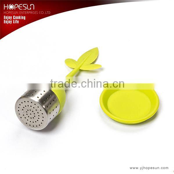 Silicone and stainless steel assembly tea strainer