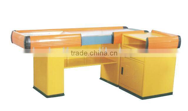 Caught eyes checkout Counter