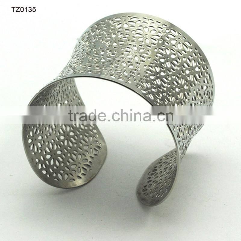 Fashion Hollow out Heavy Cuff Bangles Cheap Stainless Steel Bracelet