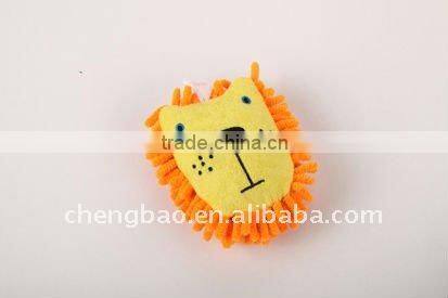 Chenille computer screen cleaner ball