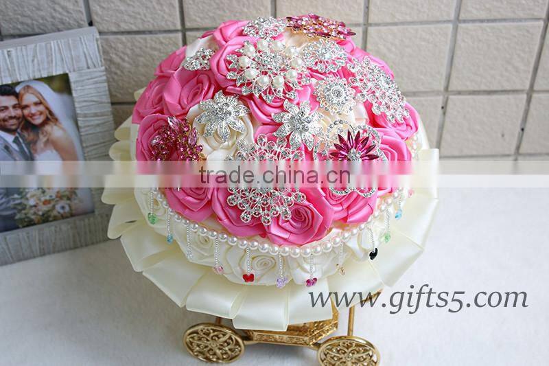 Elegant Lovrly white and pink wedding bouquet with Crystal bead curtain