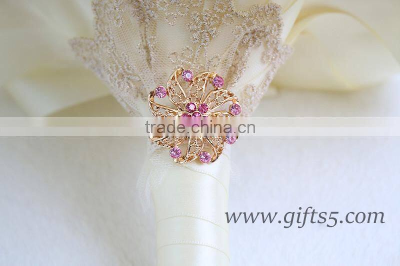 Luxury handmade flower boquet wiht gorgeous brooches