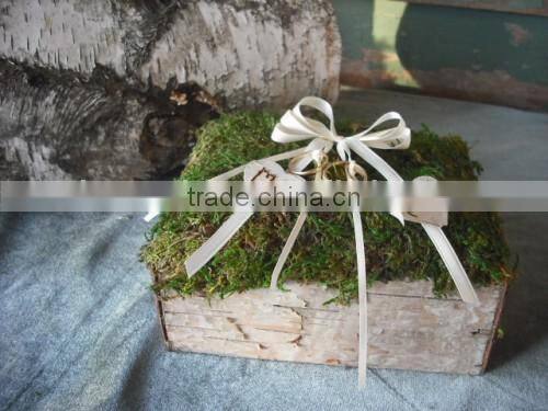 wedding favor basket made of birch bark