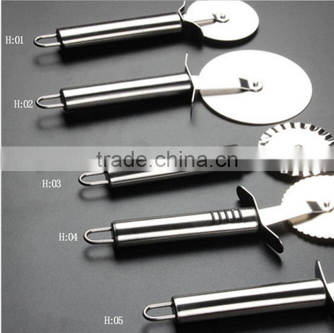 2017 good quality and competiitve price pizza slicer/pizza blade/pizza tools