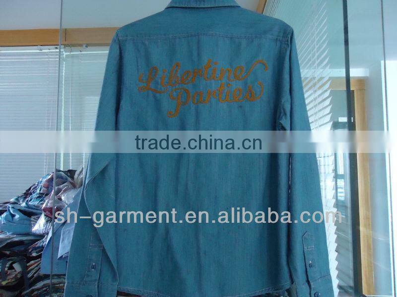 womans blue long sleeve shirt