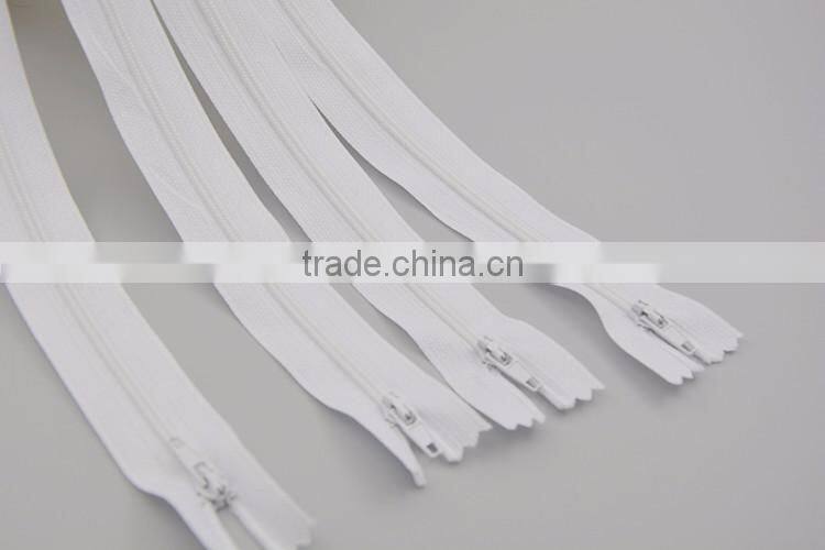 High Quality No.#3 20 cm Auto Lock Close End White Nylon Zipper