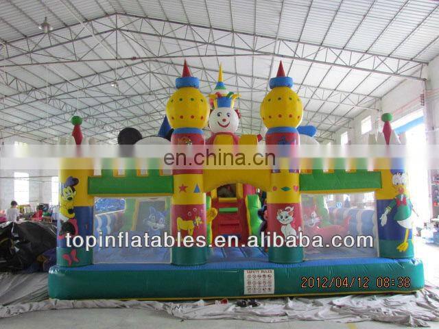 Giant inflatable obstacle course jumping moonwalk castle