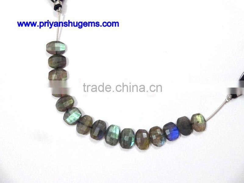 Crafted of 10 x 14 mm long oval shape, 6 natural stones with 100% length