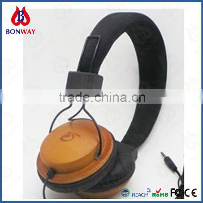 Colored wired wooden headphone