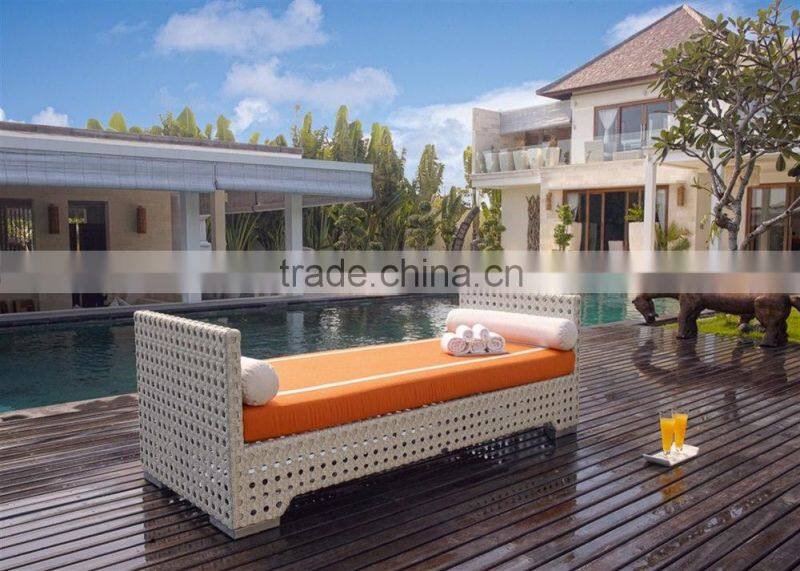 Outdoor rattan sun lounge furniture - Wicker rattan sunbed 1.2mm thickness alu frame with power coated
