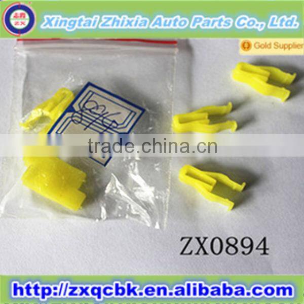 Auto clips and plastic fasteners on sell/Auto Door Panel Clips