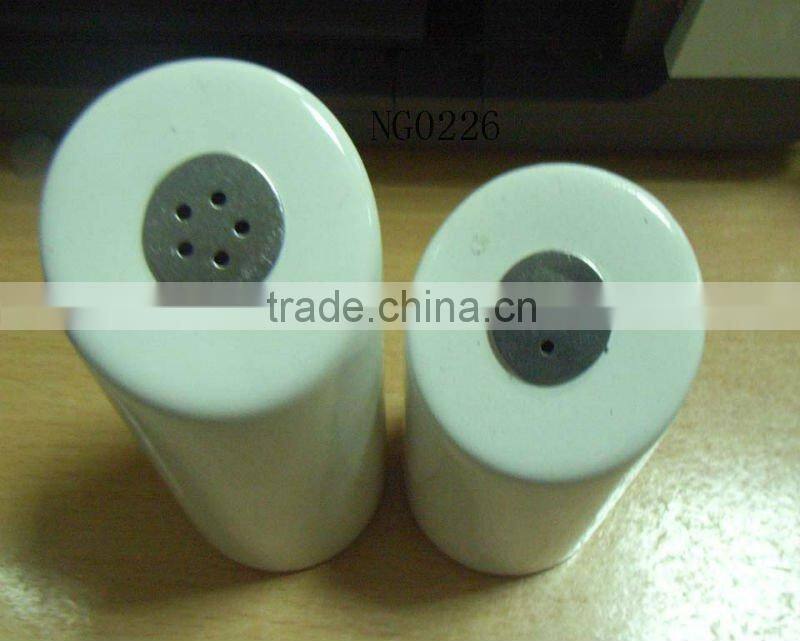 ceramic salt & pepper holder