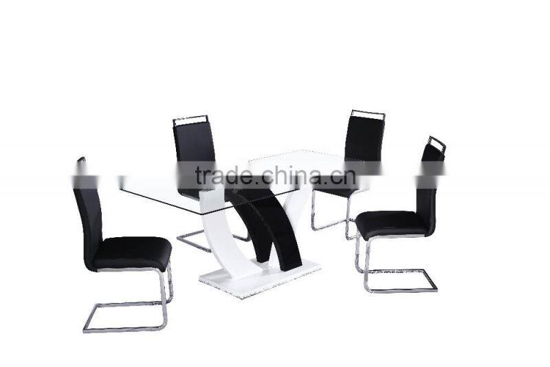Moden glass dining table