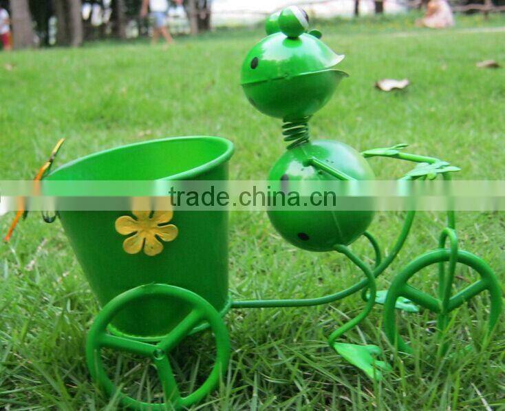 garden decoration frog painted metal frog pot metal frog frog pot outdoor garden frog decor frog with bike pot flower pot