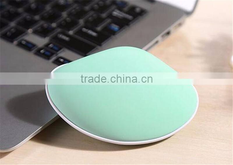 Shell charge hand warmer Portable mini hand warmer Electric heating treasure with mobile power supply and electric torch