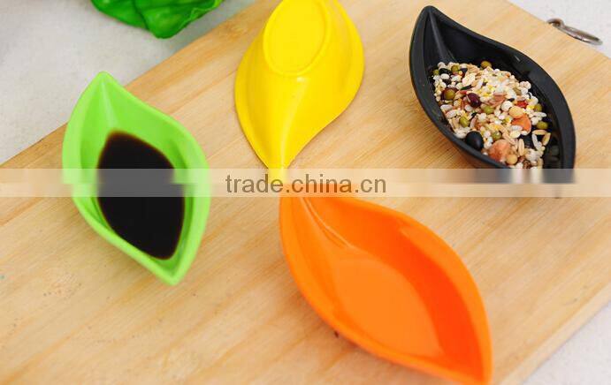 Wholesale Stock Colorful Melamine Resin Leaf Shaped Sauce Dish