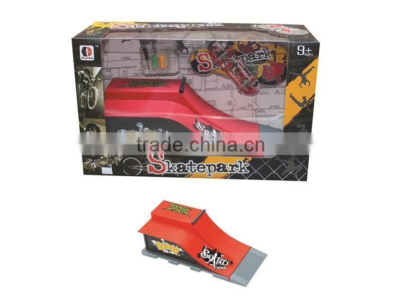 new arrival finger skateboard with skatepark for kids